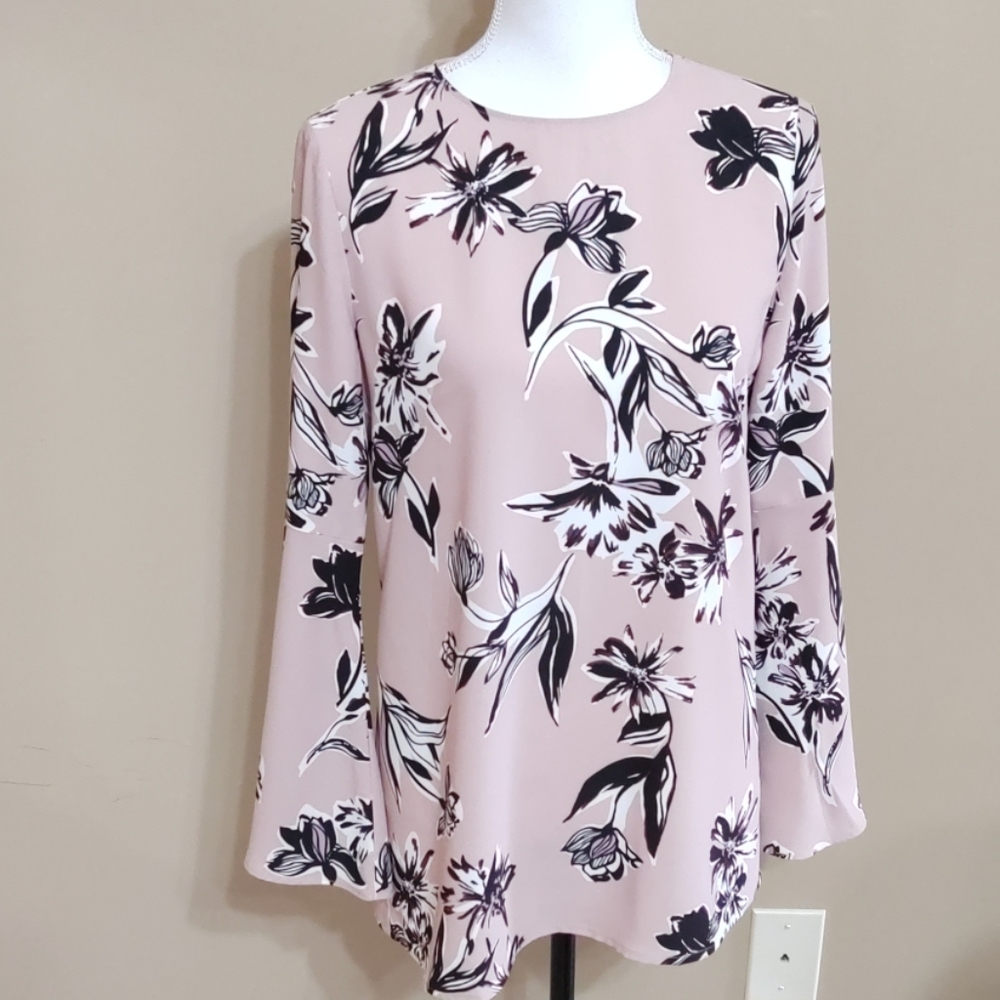 Halogen Pink Bell Sleeve Floral Top,